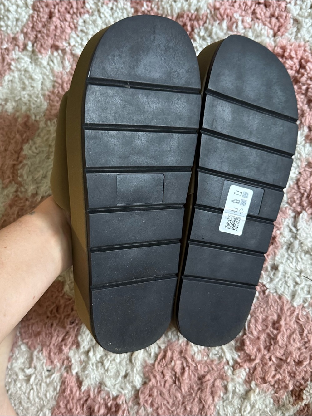 Taya Platform/Flatform Padded Sandals - Picture 4 of 6